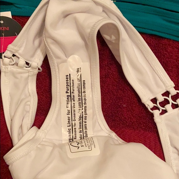 Bikini - Picture 5 of 5